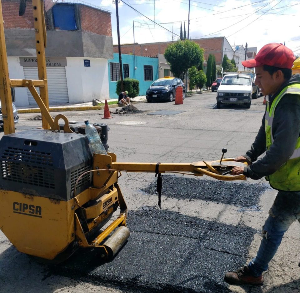 Continúa Ayuntamiento de Puebla tapando baches; atiende 766 en seis días