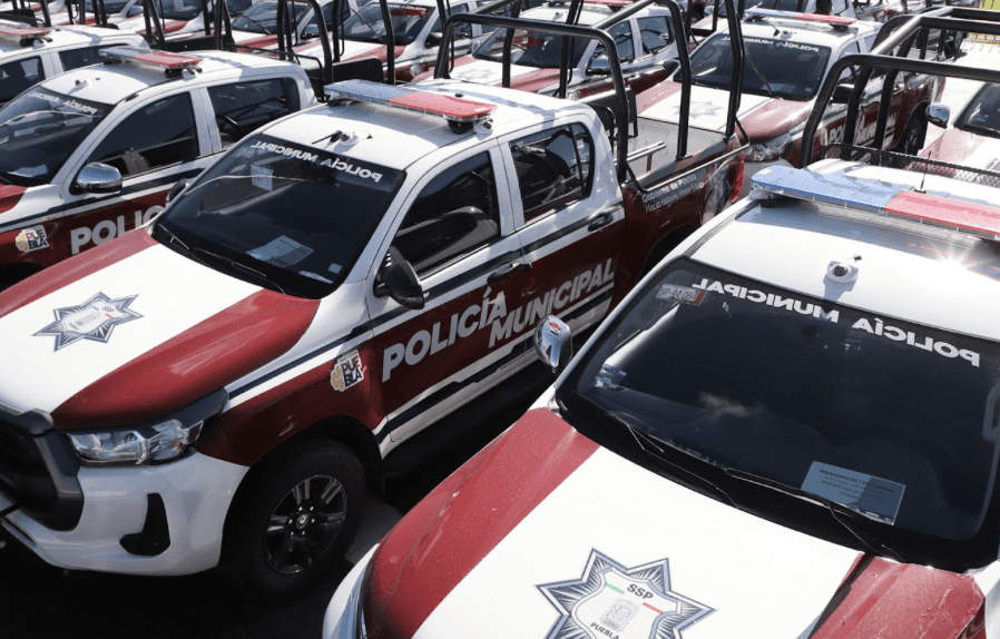 Entrega MBH patrullas y armamento a municipios