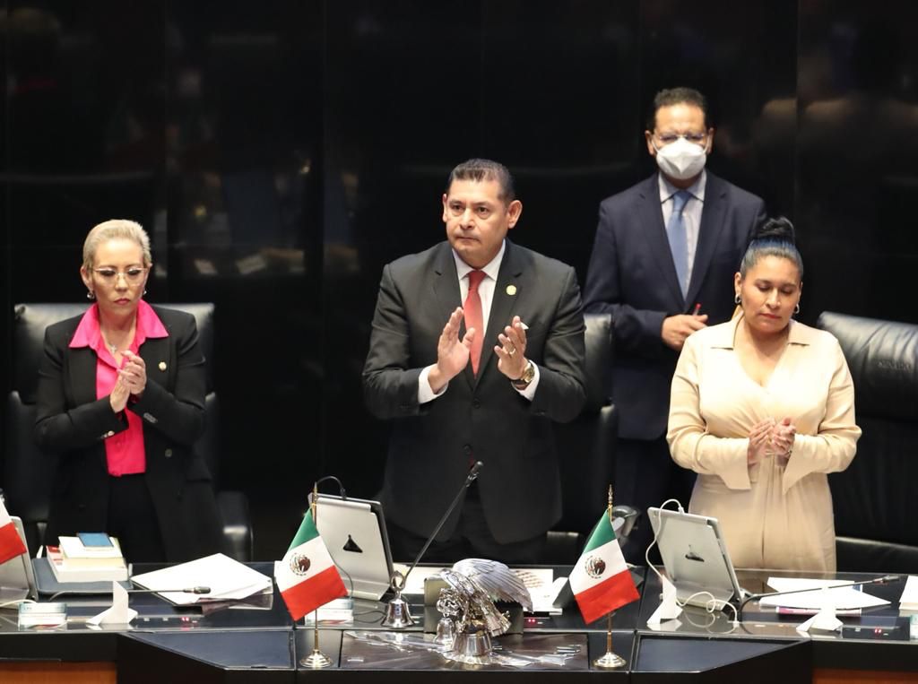 Minuto de silencio en el Senado por las personas desparecidas y otro de aplausos a quienes los buscan