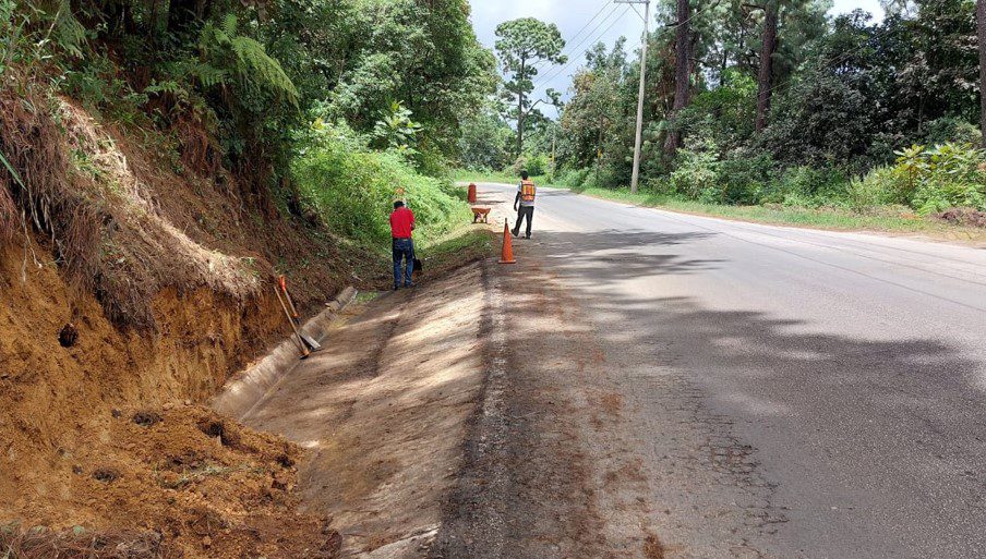 Ejecuta Infraestructura bacheo y mantenimiento a red carretera estatal