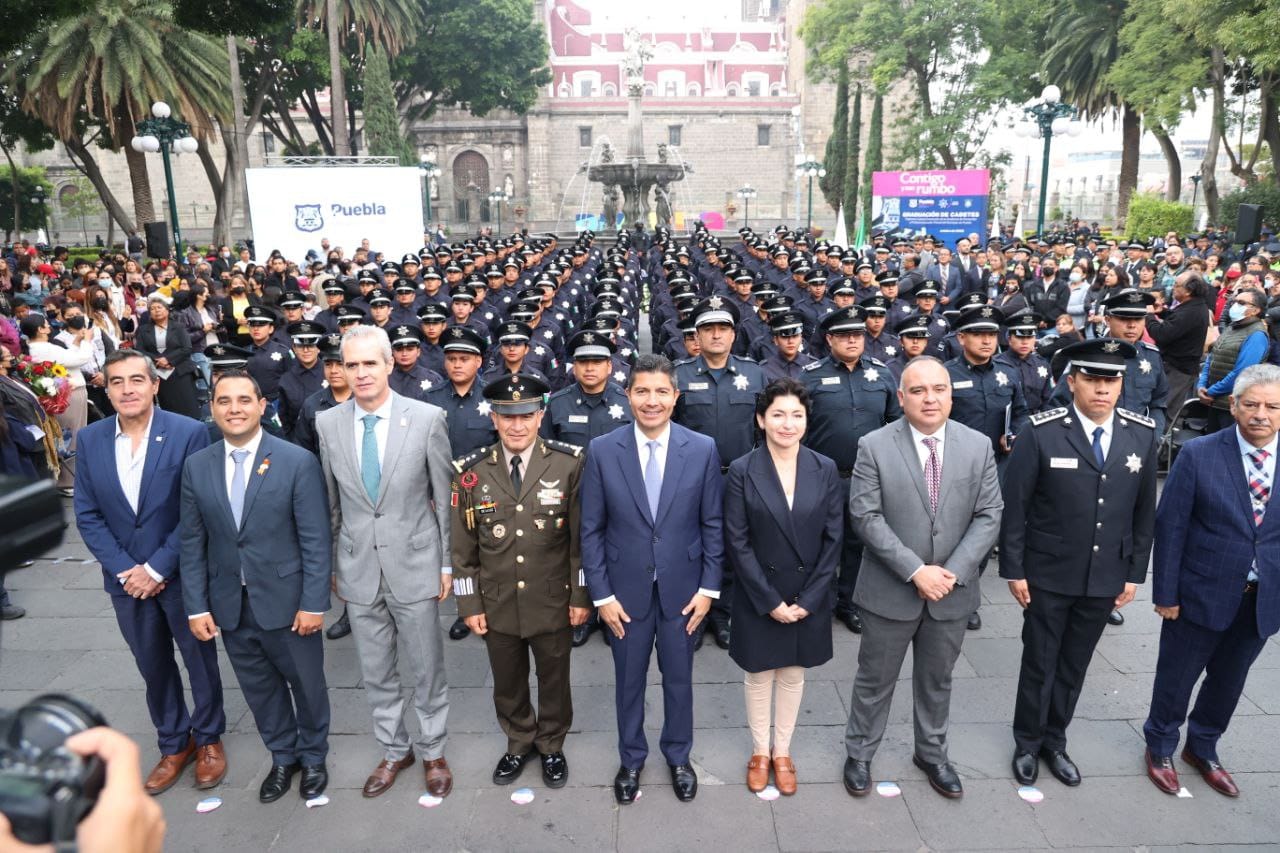 Toma protesta Eduardo Rivera a 108 nuevos policías municipales