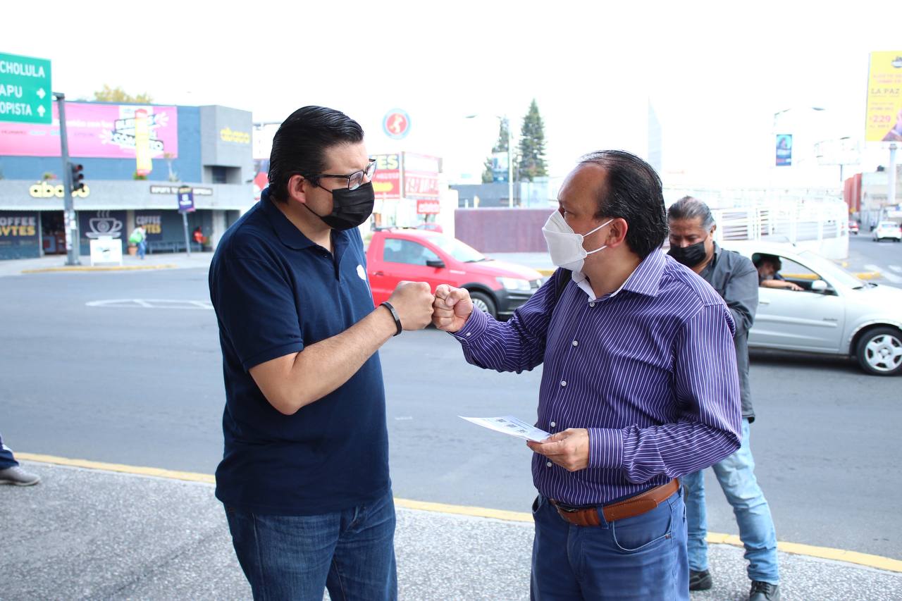 «A pie», invita Eduardo Alcántara a ciudadanos a que sigan por redes sociales su informe de actividades
