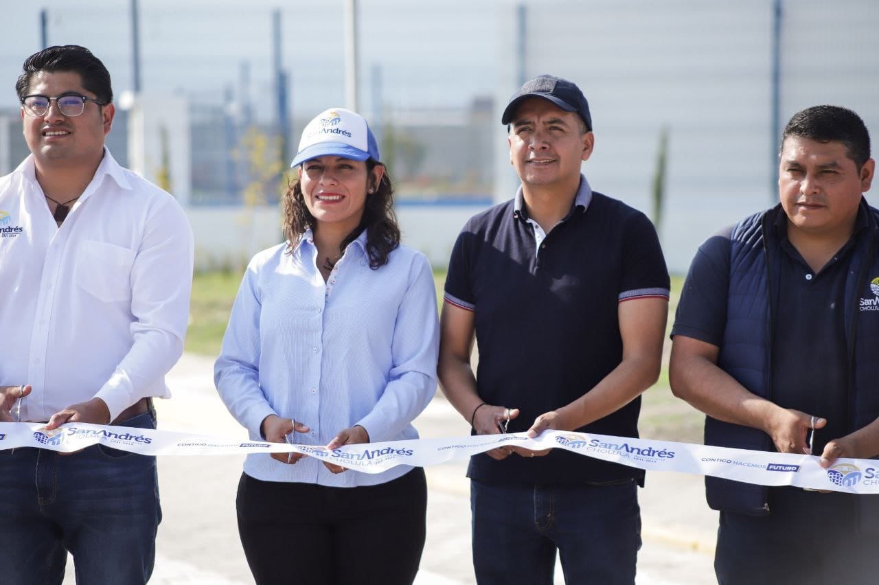 Entrega Mundo Tlatehui adoquinamiento en la 16 de Septiembre, en San Luis Tehuiloyocan