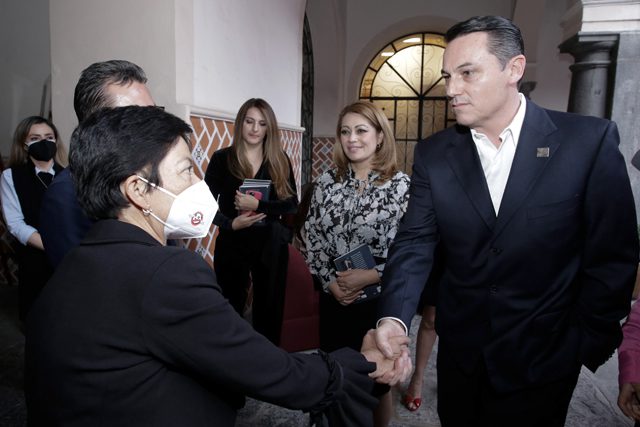 Se presenta el libro «Ser hecho en México», de Máximo Serdán