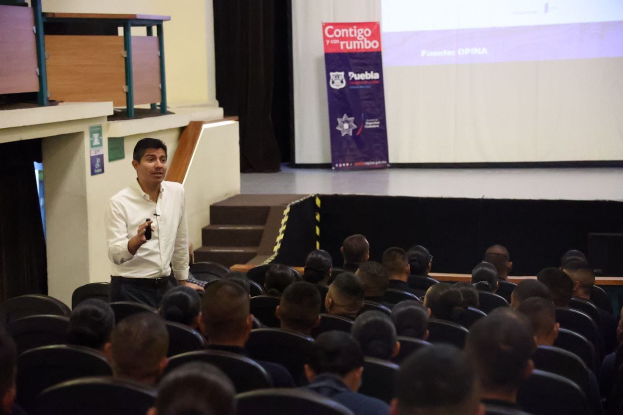 Imparte Eduardo Rivera conferencia «Liderazgo para Servir y Proteger