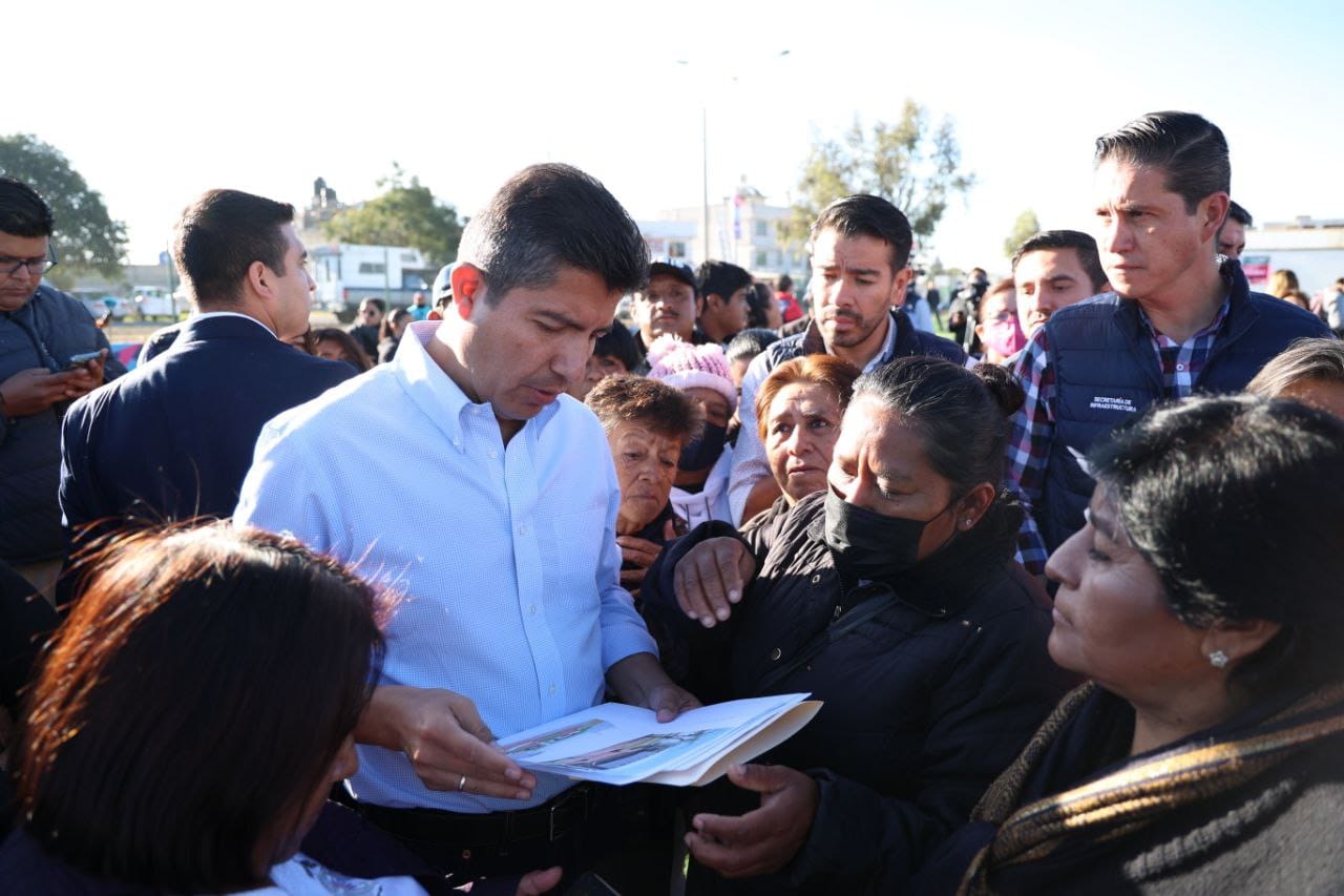 Entrega Ayuntamiento de Puebla rehabilitación del Parque Juego de Pelota en La Resurrección