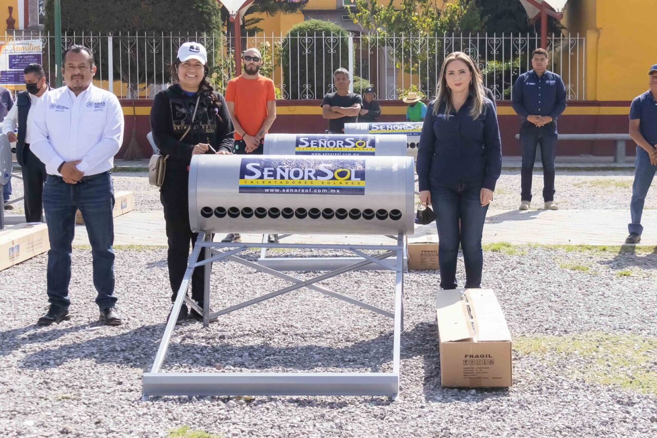 Entrega Gobierno de Cholula 455 calentadores solares en apoyo de la economía familiar