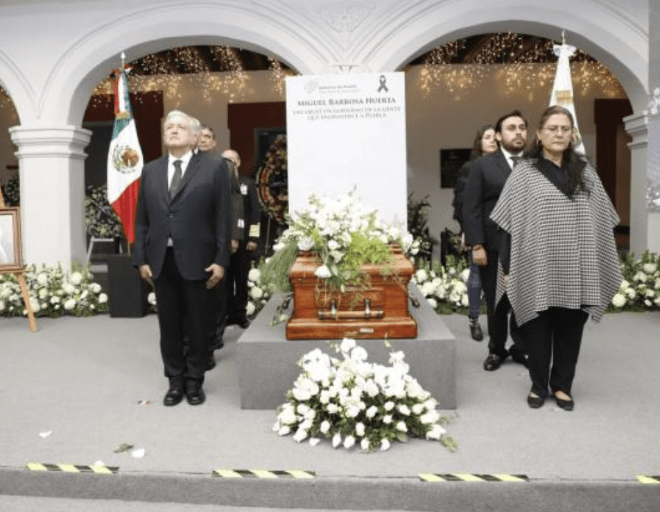 En Casa Aguayo, preside AMLO homenaje póstumo al gobernador Miguel Barbosa Huerta