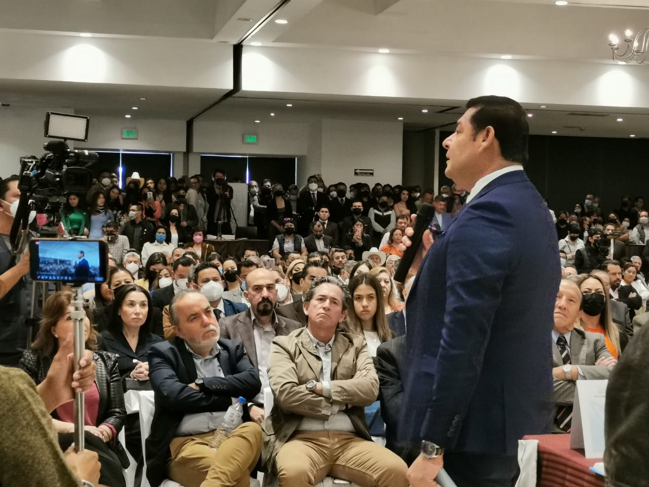 Presenta Alejandro Armenta su nuevo libro sobre el litio y la soberanía energética