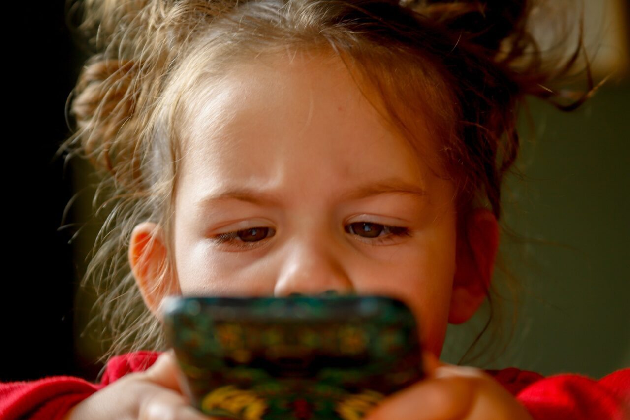 Redes sociales, una adicción en aumento entre niños, jóvenes y adolescentes