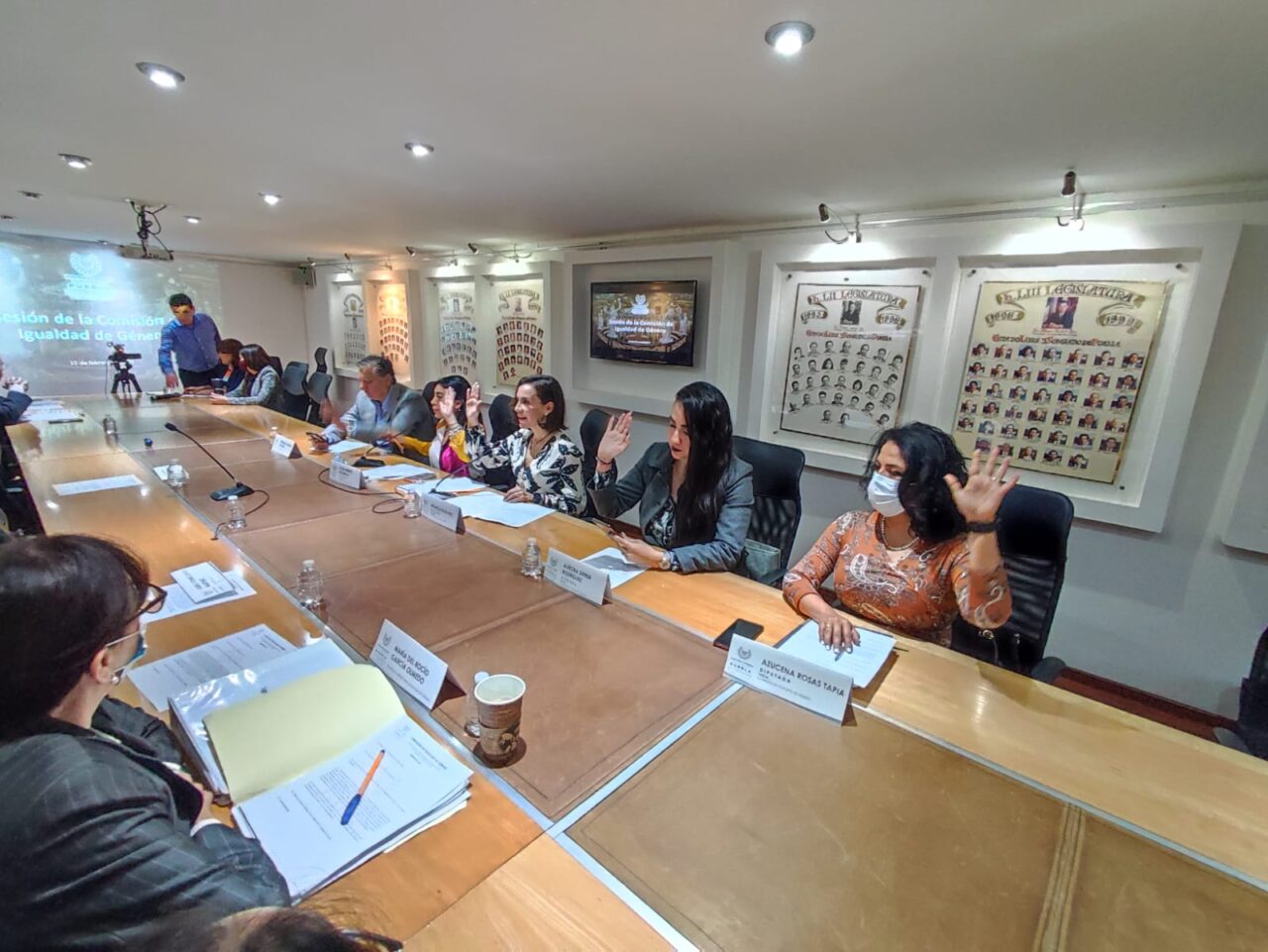 <strong>Avalan en Comisión Iniciativa para promover la corresponsabilidad entre mujeres y hombres en actividades de cuidado</strong>