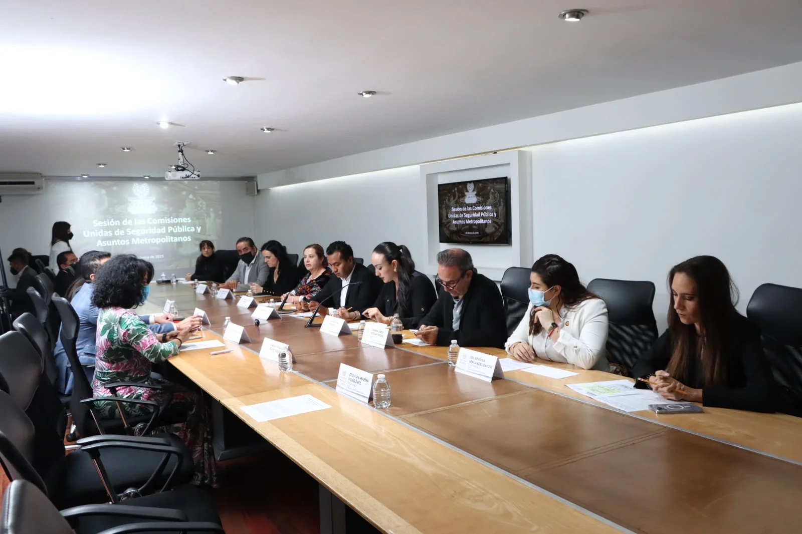 <strong>Comisiones aprueban exhorto para homologar salario de policías municipales de la zona metropolitana </strong>