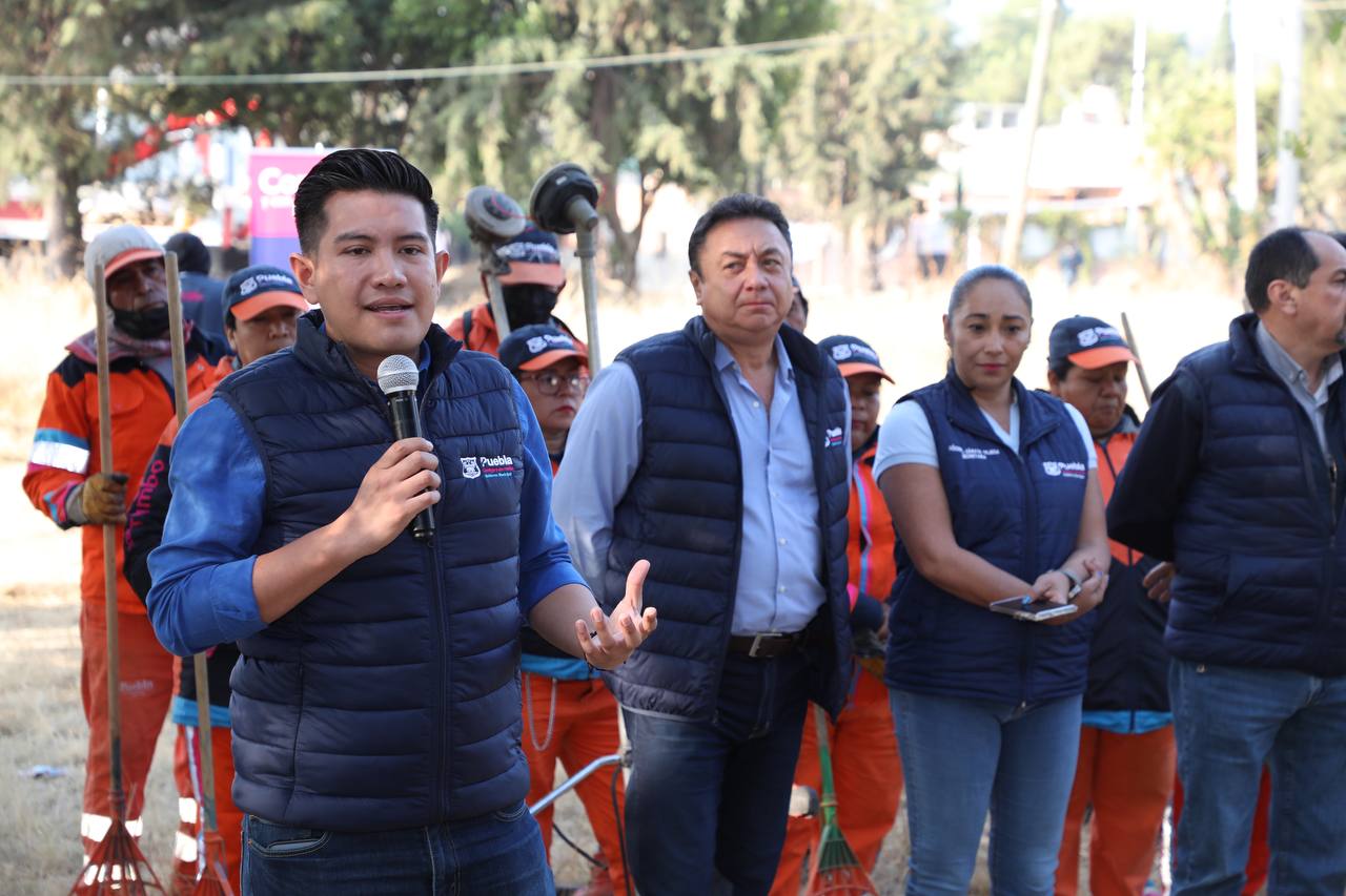Realiza Ayuntamiento de Puebla jornada de limpieza en la unidad Satélite Magisterial