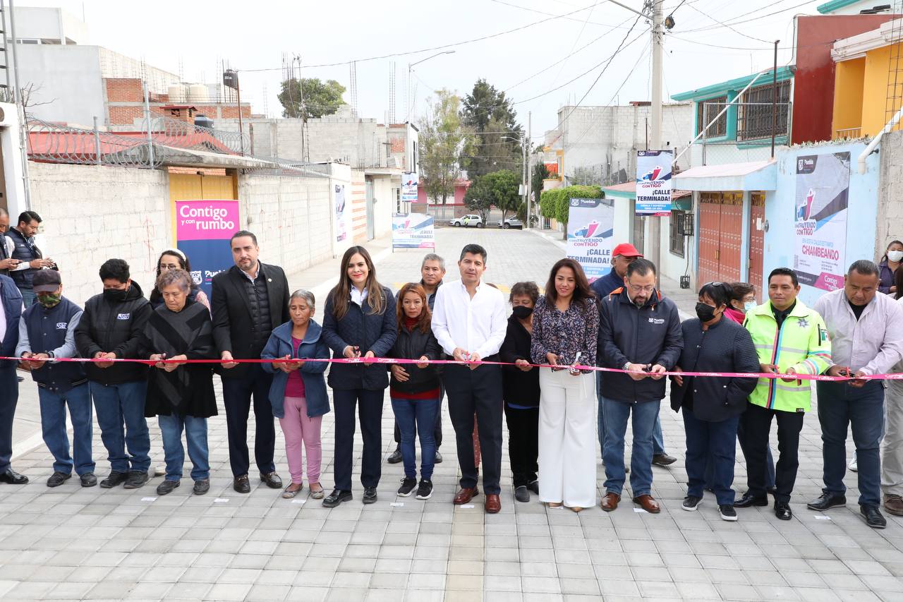 Entregan calles de «Construyendo Contigo» en Totimehuacan