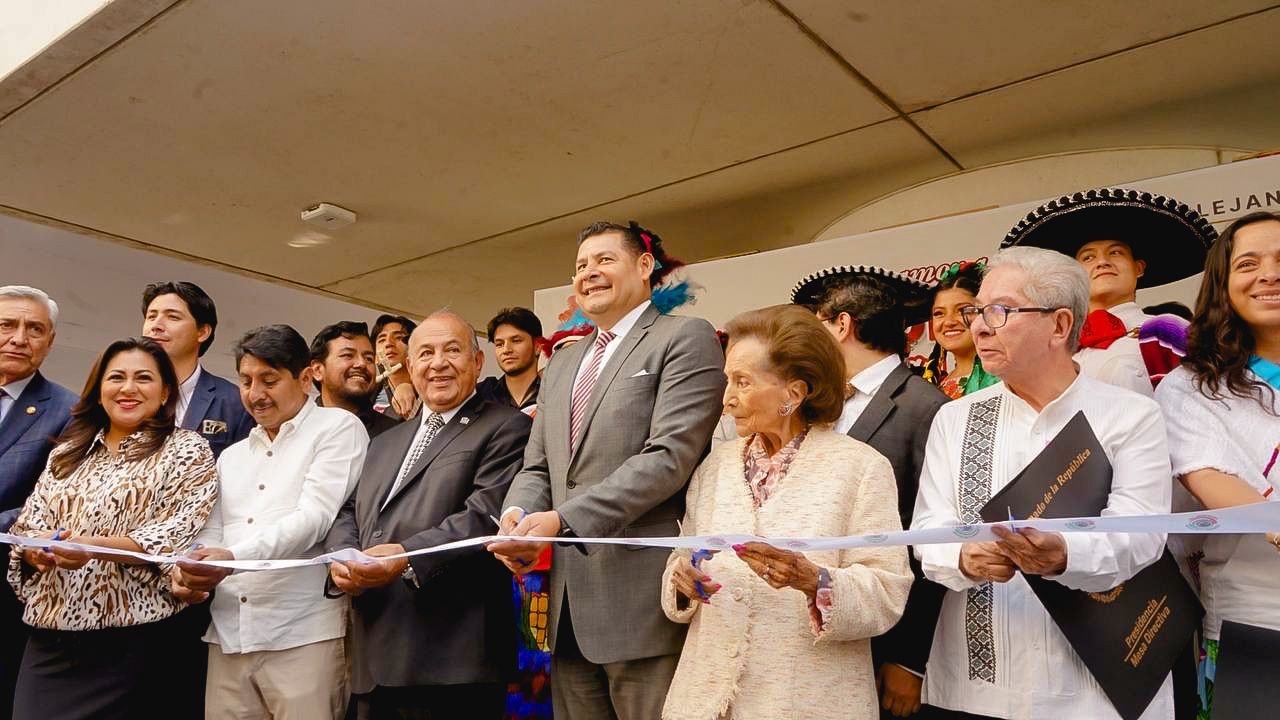 Refrenda Armenta el amor a Puebla con una expo artesanal, artística y cultural