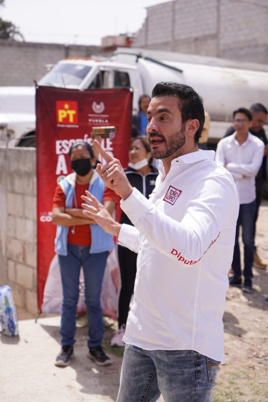 Piden 100 familias de Barranca Onda a Toño Lopez suministro de agua