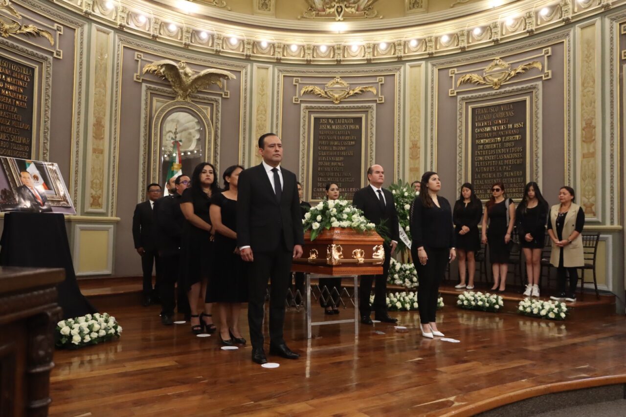 Rinde LXI Legislatura homenaje póstumo al diputado local Mariano Hernández Reyes