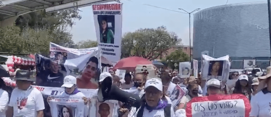 Madres buscadoras protestan en la Fiscalía de Puebla por desaparecidos