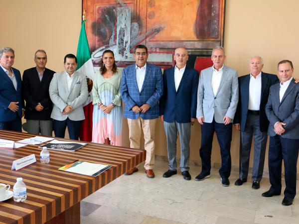 Sostiene Sergio Salomón reunión de trabajo con Ge50 Grupo Empresarial