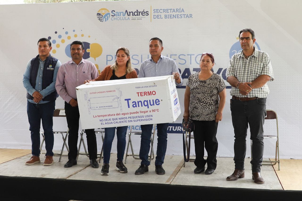 Realiza Mundo Tlatehui entrega de calentadores solares del Programa Presupuesto Participativo