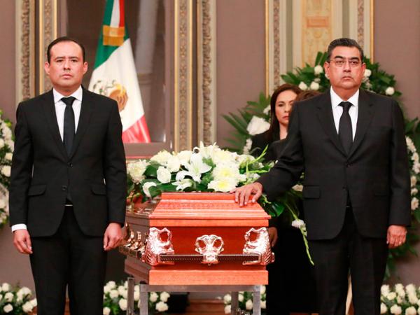 Asiste Sergio Salomón a homenaje póstumo de la legisladora Aurora Sierra Rodríguez