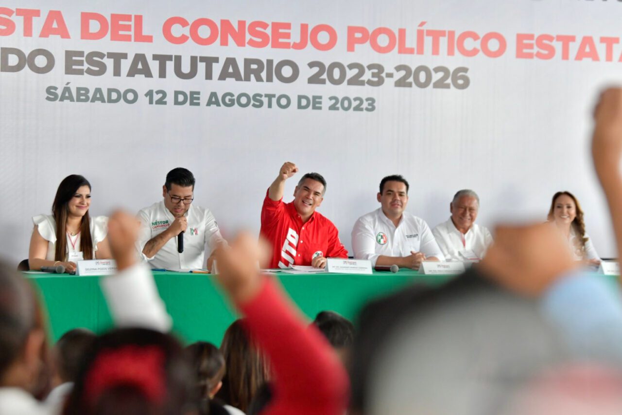 Toma Alejandro Moreno protesta al Consejo Político Estatal del PRI en Puebla