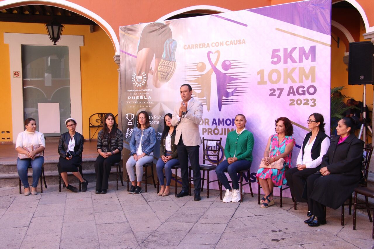 Voluntariado del Congreso entrega productos alimenticios reunidos en la carrera “Por Amor al Prójimo”