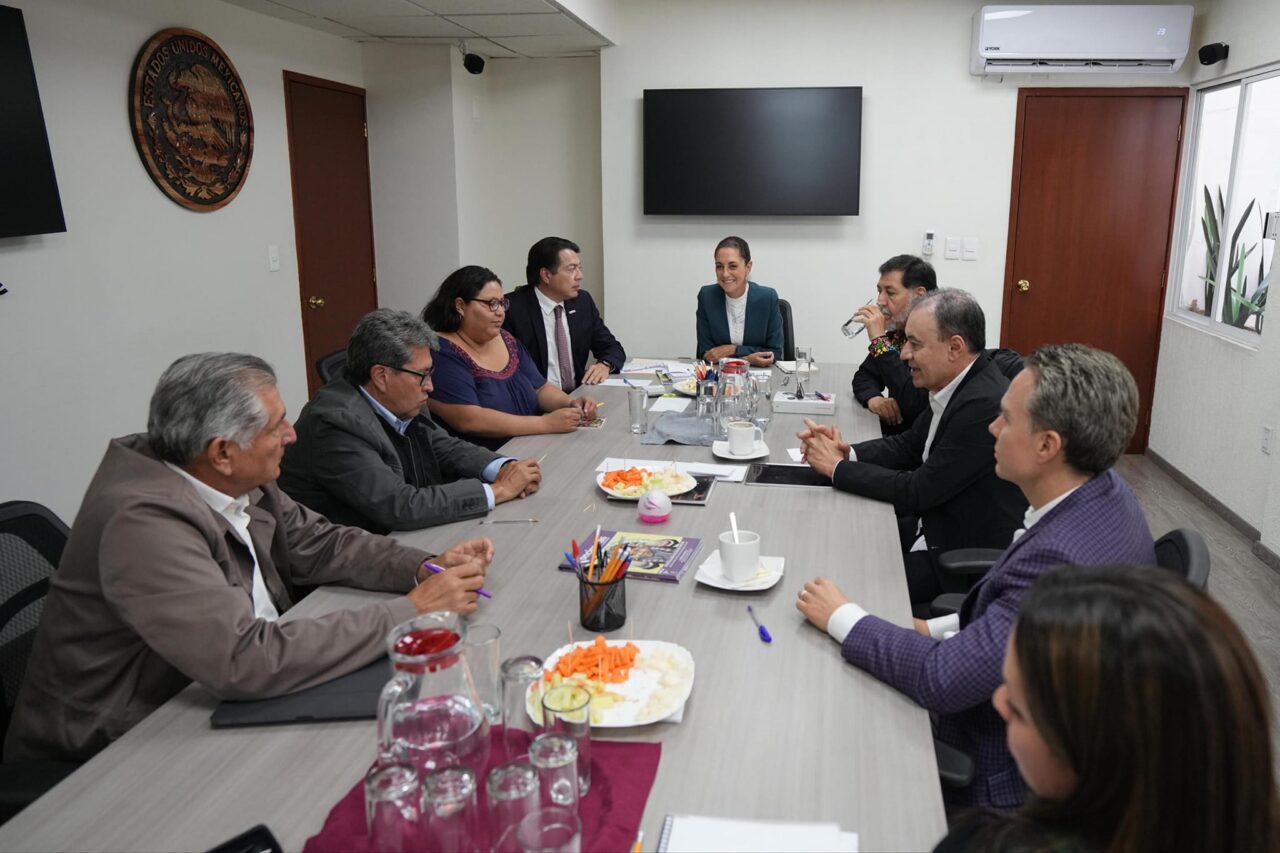 Sostiene Sheinbaum primera reunión como Coordinadora de Defensa de la «4T»