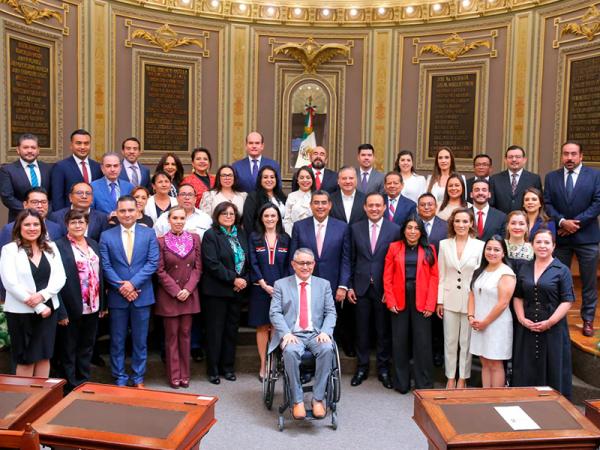 En Puebla las decisiones las toman los poblanos: Sergio Salomón