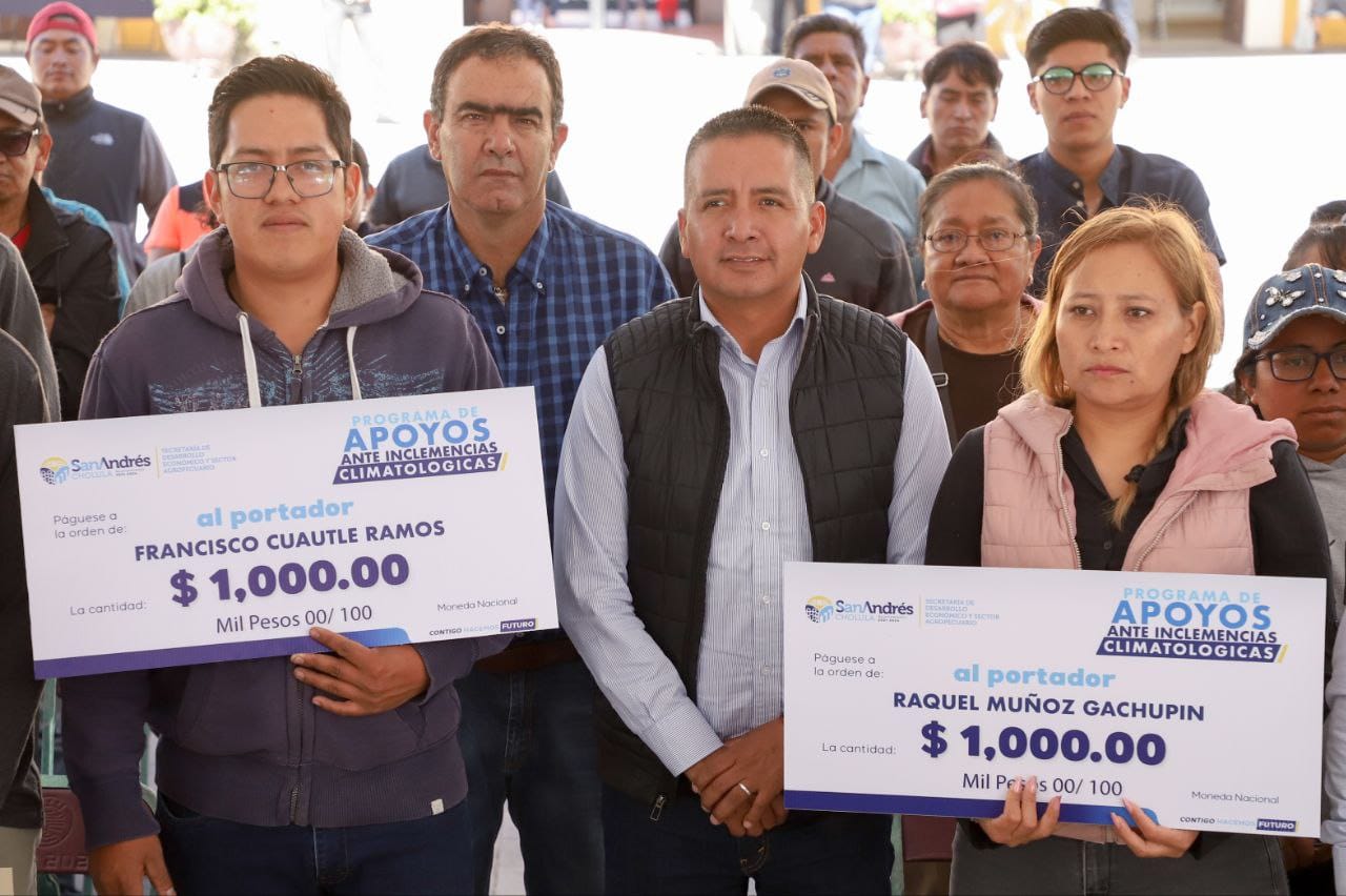 Entrega Mundo Tlatehui Apoyos a Personas Afectadas por las Lluvias en el Municipio