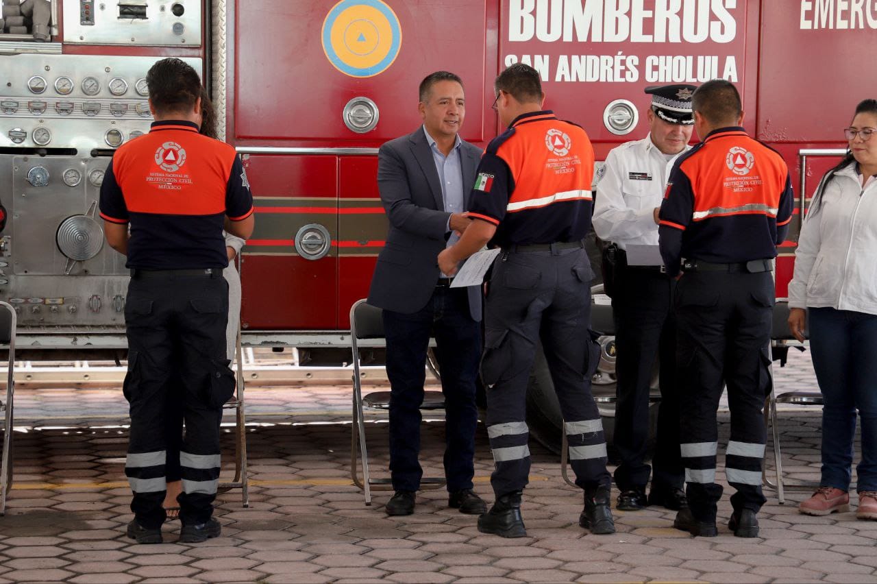 Reconoce el Gobierno de San Andrés Cholula a las y los Bomberos en su Día