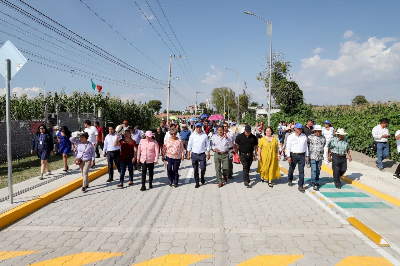 Inaugura Mundo Tlatehui el Adoquinamiento de la Calle Reforma Sur en Santa María Tonantzintla