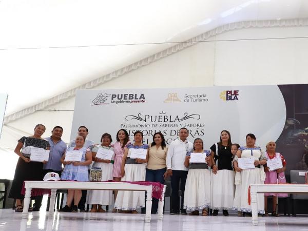 Inaugura gobierno estatal encuentro de Cocineras Tradicionales, patrimonio de Puebla