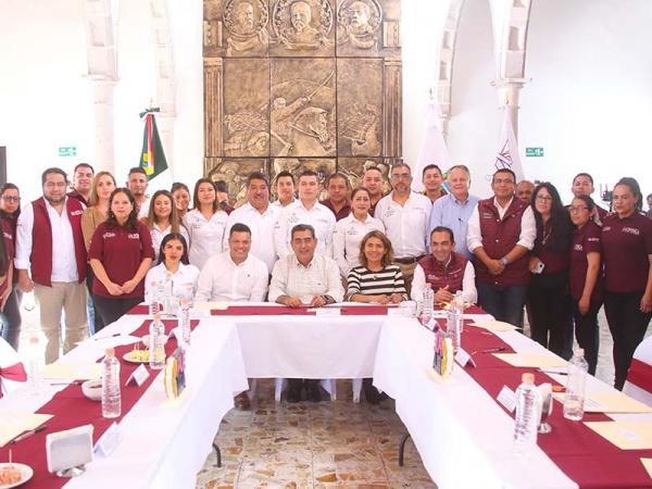 Sostiene Sergio Salomón reunión con autoridades del Tetela de Ocampo