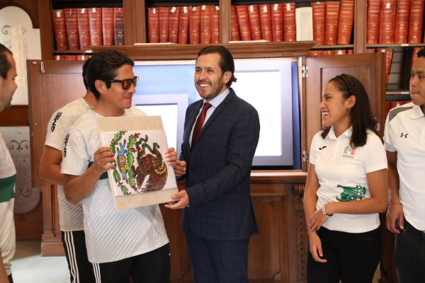 Abandera Gobierno municipal a atletas poblanos que participarán en los Parapanamericanos 2023