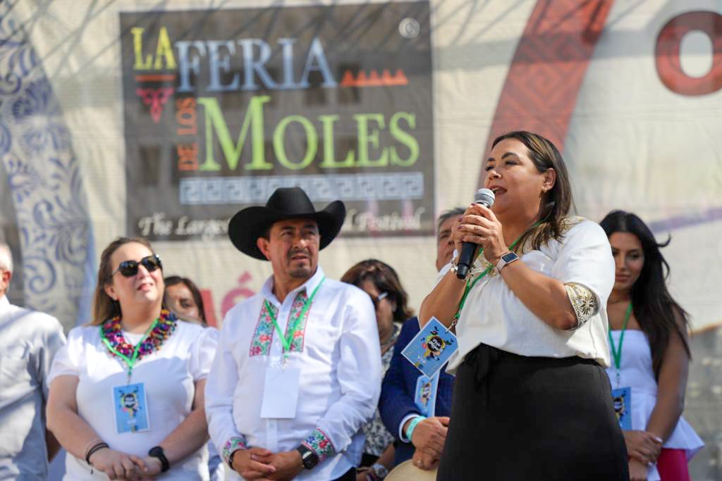Promueve gobierno estatal a Puebla en Feria de los Moles en EE.UU.