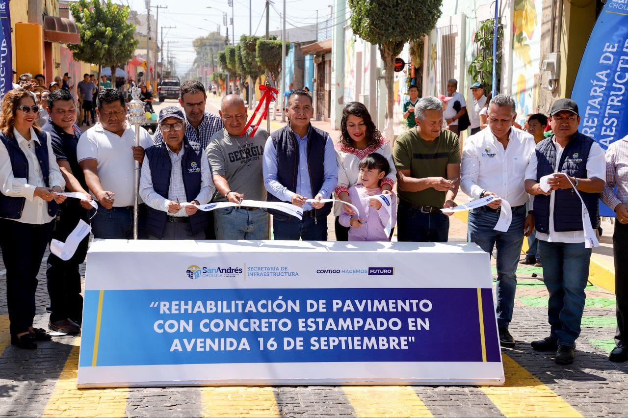 Entrega Mundo Tlatehui rehabilitación de la Avenida 16 de Septiembre