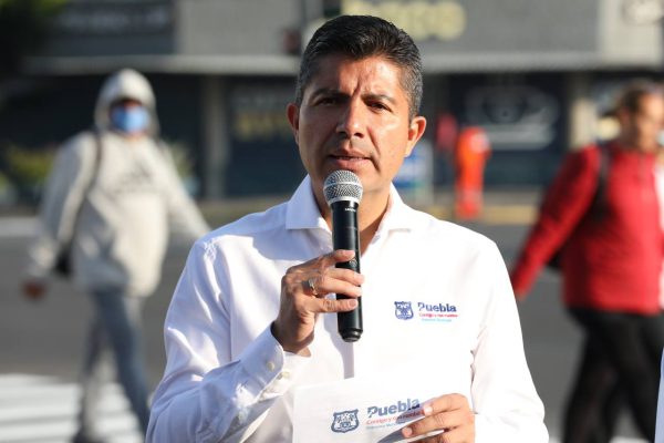 Ayuntamiento de Puebla mejora seguridad vial en Bulevares Norte y Aarón Merino Fernández