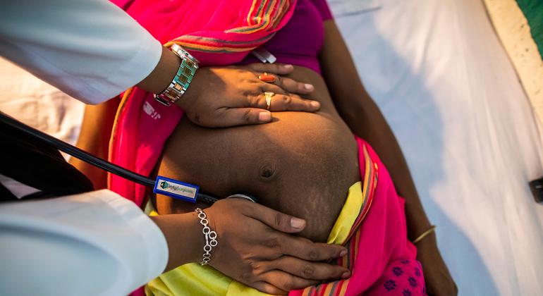 La OMS publica una guía para reducir las hemorragias postparto, la causa más frecuente de muerte para las madres