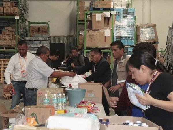 Dirige Gaby Bonilla preparación de primer convoy con 60 toneladas de ayuda a Guerrero