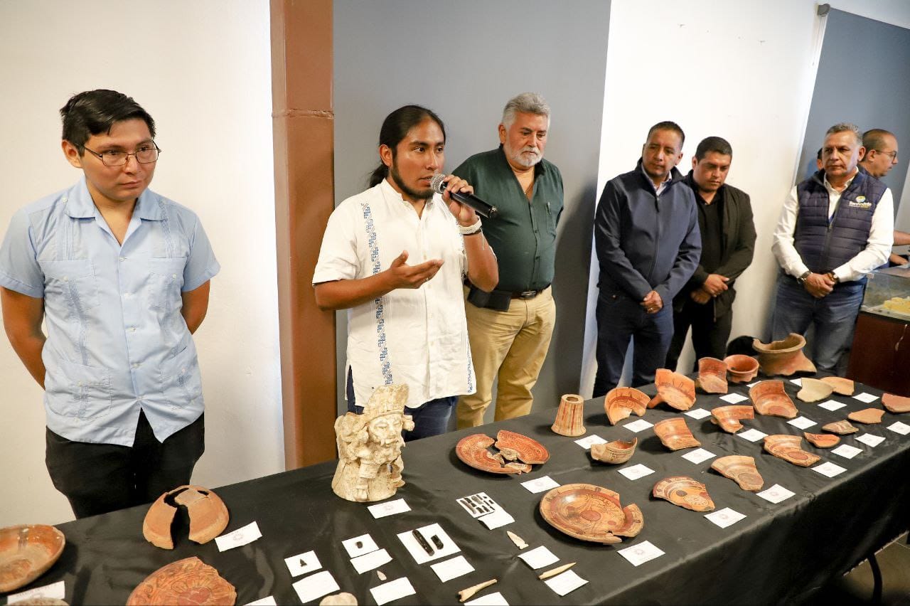 Presentan vestigios arqueológicos hallados en obras de rehabilitación en San Andrés Cholula