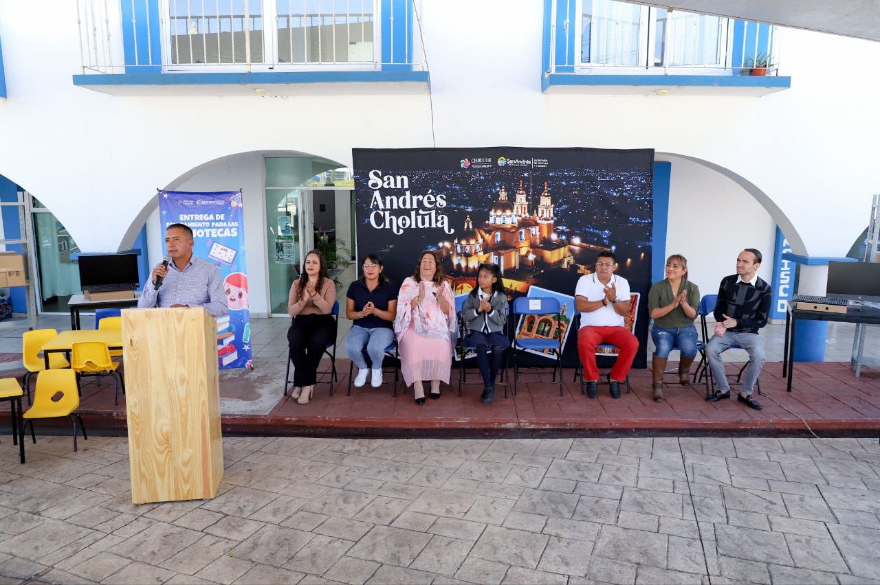 Inicia Mundo Tlatehui equipamiento de bibliotecas en San Andrés Cholula