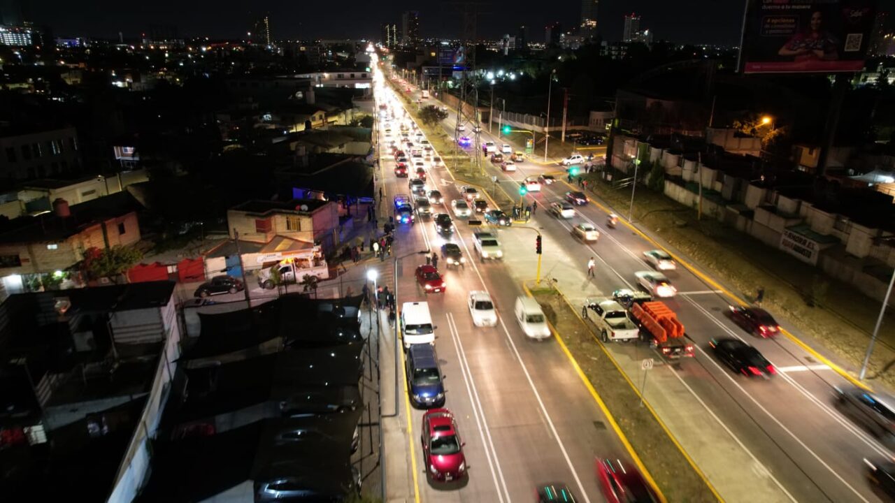 INAUGURA MUNDO TLATEHUI RETORNO VEHICULAR “El MOLINITO” EN LA COLONIA EMILIANO ZAPATA
