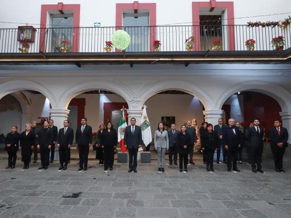 El gobernador Sergio Salomón encabezó una ceremonia por quinto aniversario luctuoso de los exgobernadores Martha Erika Alonso y Rafael Moreno Valle