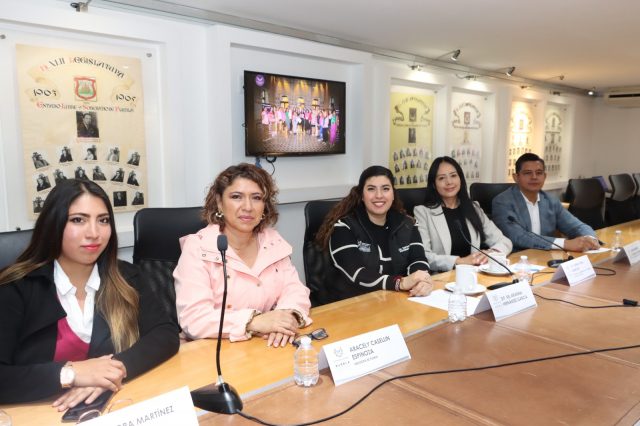 Voluntariado del Congreso recibe donación de víveres para afectados por el Huracán Otis 