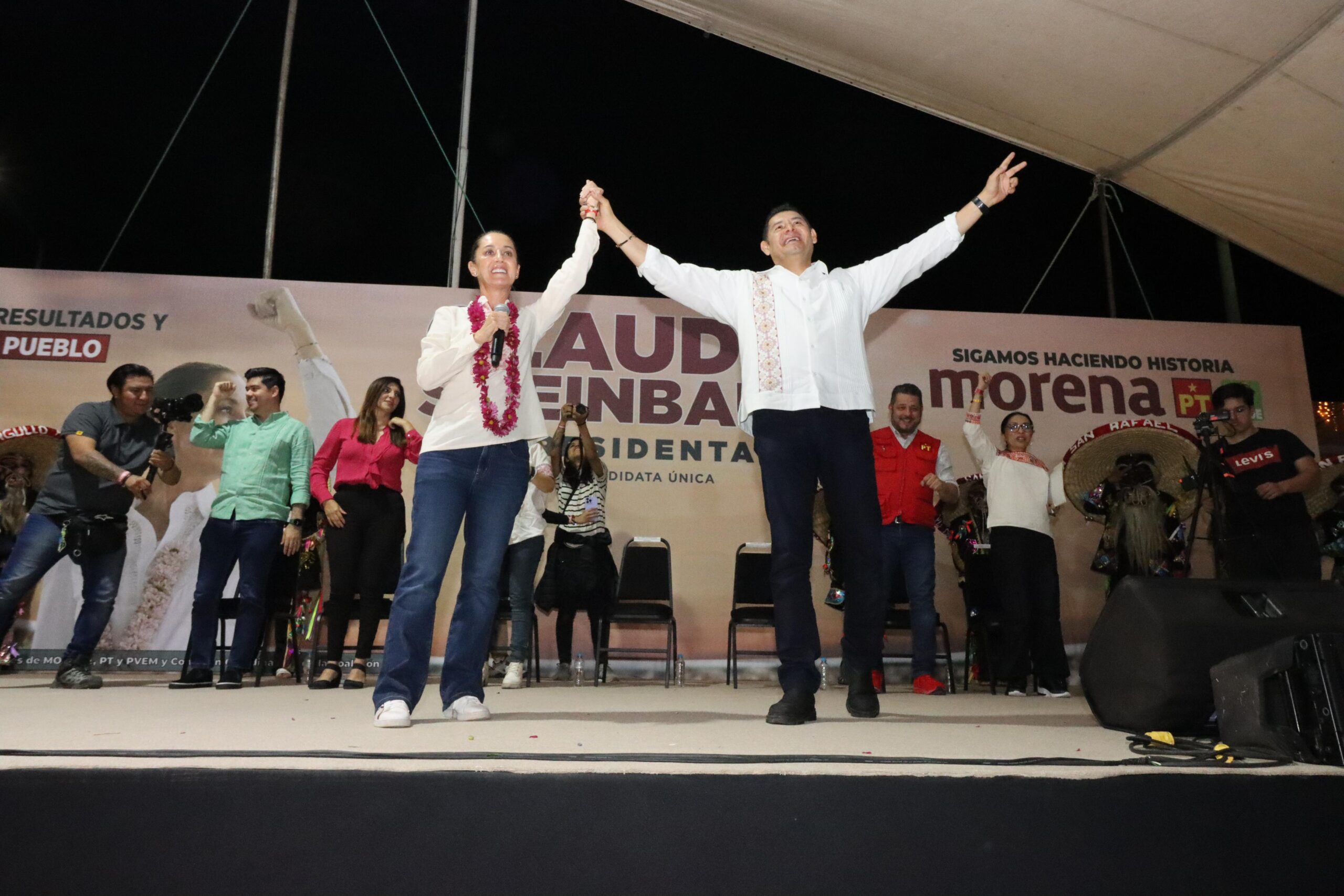 Recibe Armenta constancia como Coordinador de Defensa de la Transformación, firmada por Claudia Sheinbaum y Mario Delgado