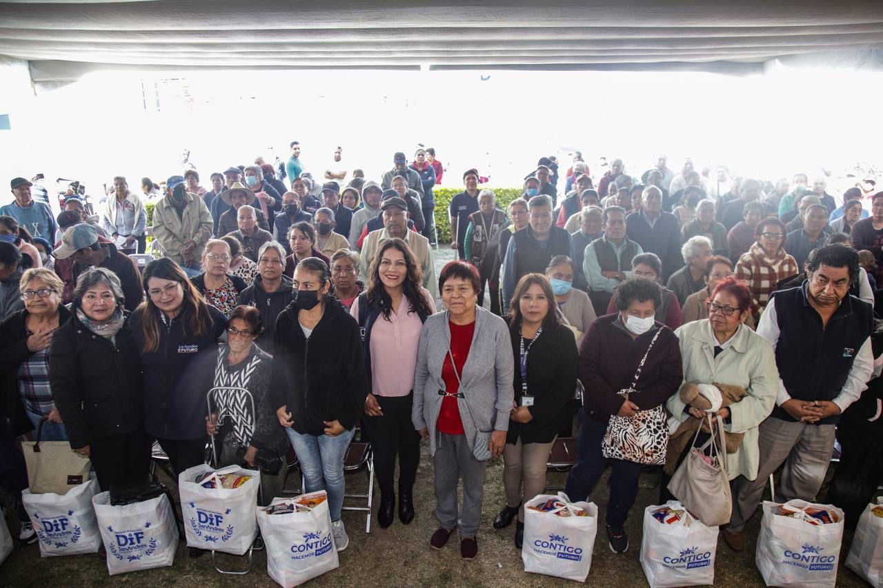Encabeza Lupita Cuautle la entrega del Apoyo Alimentario Noche Buenta