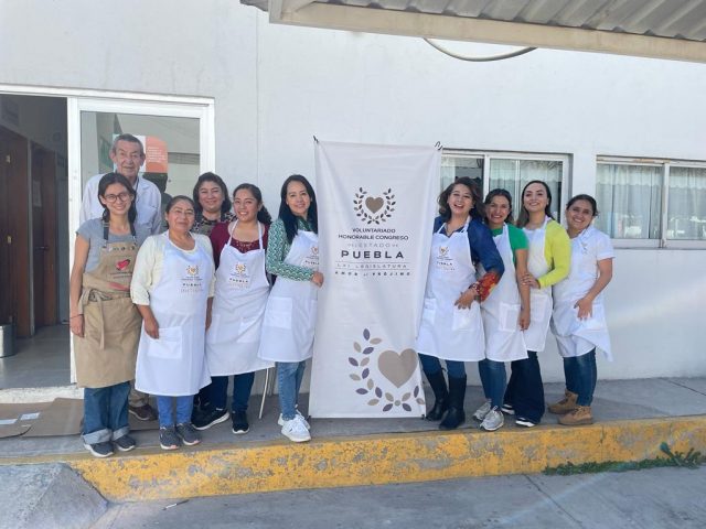 Voluntariado del Congreso de Puebla realiza jornada alimentaria en albergue del Hospital del Sur