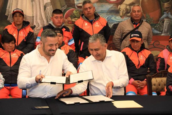Con revisión contractual, Ayuntamiento de Puebla y Sindicato de Limpia mejoran condiciones de las «Naranjitas»
