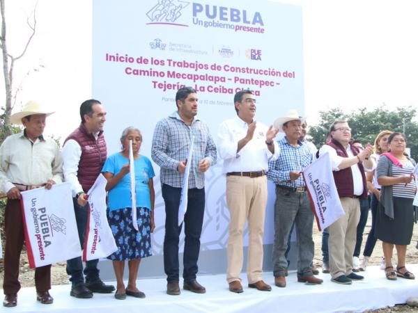 Impulsa gobierno de Puebla desarrollo económico con rehabilitación de carreteras